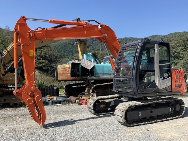 HITACHI ZX70-3 (Excavators) at Osaka, Japan | Buy used Japanese 