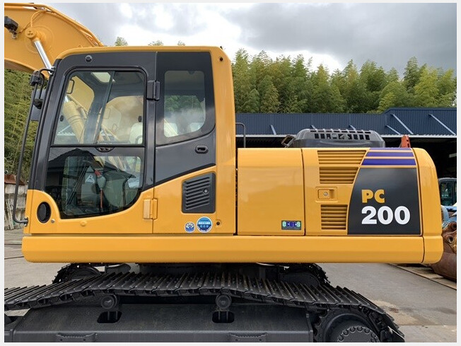 KOMATSU PC200-8N1 (Excavators) at Osaka, Japan | Buy used