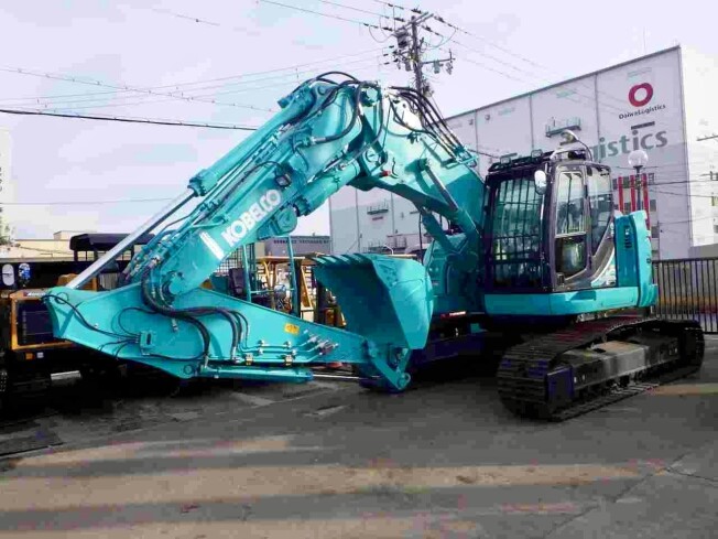 KOBELCO SK235SRD-5 (Excavators) at Osaka, Japan | Buy used