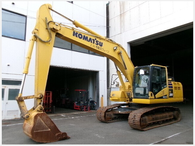 KOMATSU PC200-11 (Excavators) at Osaka, Japan | Buy used