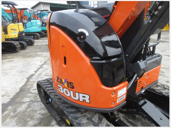日立建機 ZX30UR-5B | 鹿児島県のミニ油圧ショベル(ミニユンボ