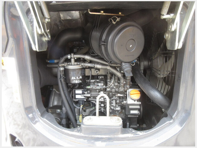 日立建機 ZX30UR-5B | 鹿児島県のミニ油圧ショベル(ミニユンボ