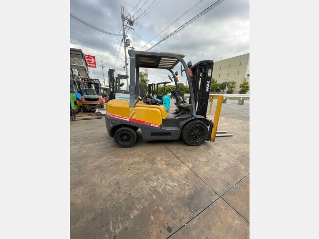 TCM FD30T3 (Forklifts) at Osaka, Japan | Buy used Japanese