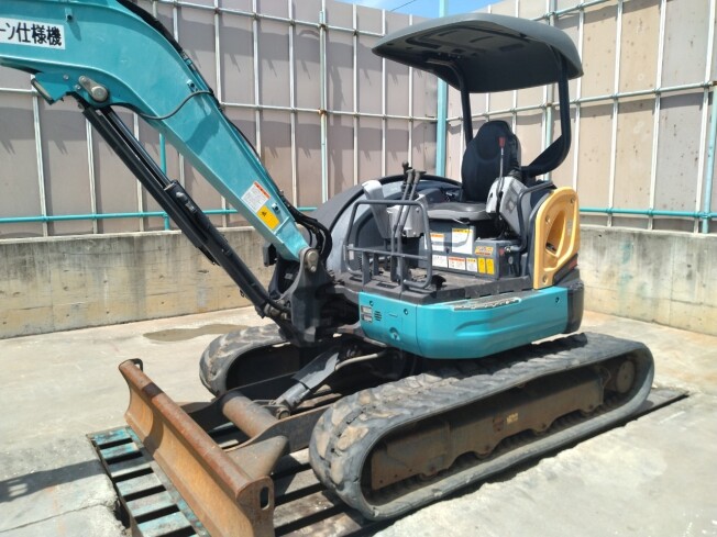 KUBOTA U-40-5 (Mini excavators) at Hokkaido, Japan | Buy