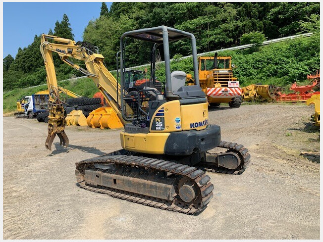 コマツ PC35MR-3 | 秋田県のミニ油圧ショベル(ミニユンボ
