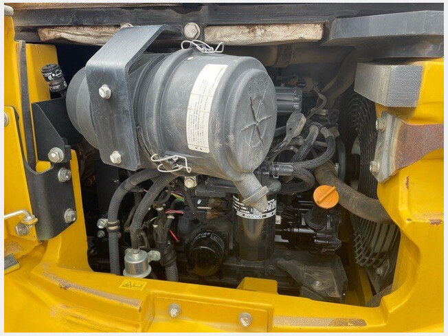 コマツ PC28UU-2E ミニユンボ（ミニショベル）2t~3t 中古重機