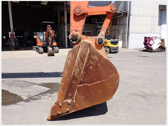 HITACHI ZX200-5B (Excavators) at Okayama, Japan | Buy used