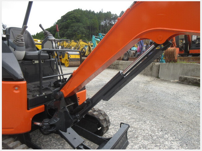 日立建機 ZX20U-5A | 鹿児島県のミニ油圧ショベル(ミニユンボ