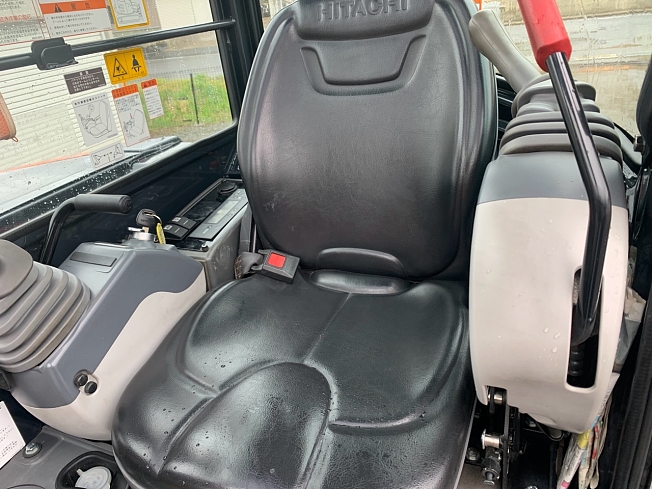 日立建機 ZX30UR-5B | 福島県のミニ油圧ショベル(ミニユンボ