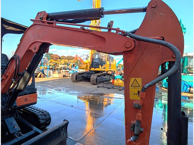 日立建機 ZX30U-5A | 千葉県のミニ油圧ショベル(ミニユンボ