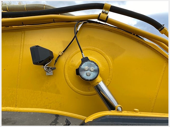 KOMATSU PC200(LC)-11 (Excavators) at Osaka, Japan | Buy used