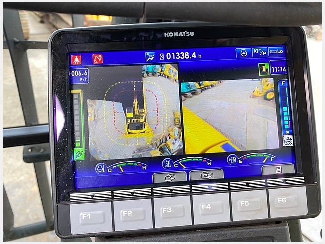 KOMATSU PC200(LC)-11 (Excavators) at Osaka, Japan | Buy used