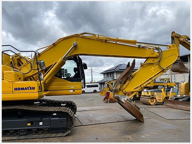 KOMATSU PC200(LC)-11 (Excavators) at Osaka, Japan | Buy used