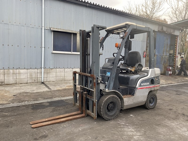 NISSANフォークリフPL02-003808 5657Hガソリン車(A237) NISSANフォークリフPL02-003808 5657Hガソリン車(A237)