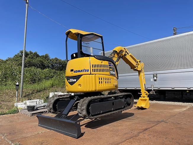 完売御礼】ユンボ KOMATSU PC20UU-3 10006