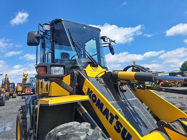 コマツ WA100-8 価格は本文に記載