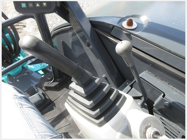 コベルコ建機 SK28SR-6 | 鹿児島県のミニ油圧ショベル