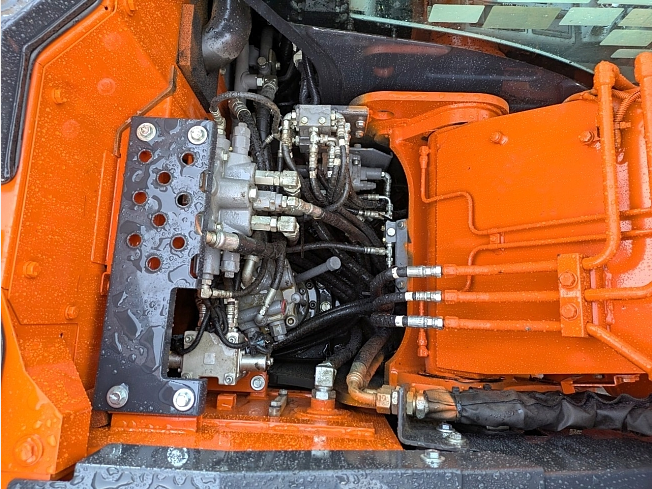 日立建機 ZX135USK-6 | 千葉県の油圧ショベル(ユンボ