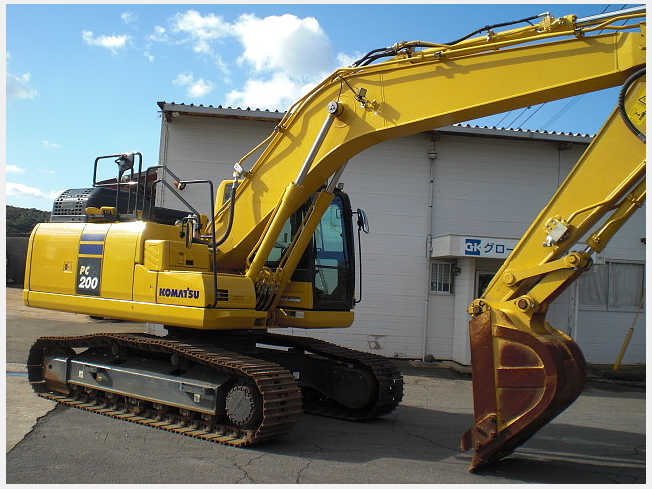 KOMATSU PC200-11 (Excavators) at Akita, Japan | Buy used