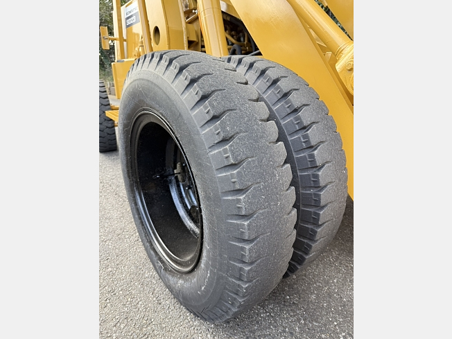 KOMATSU SD23-3 (Wheel loaders) at Saitama, Japan | Buy used