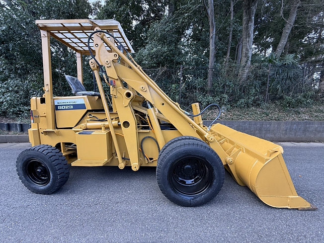 KOMATSU SD23-3 (Wheel loaders) at Saitama, Japan | Buy used