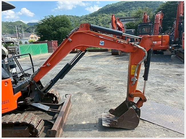 日立建機 ZX20U-5A | 岡山県のミニ油圧ショベル(ミニユンボ