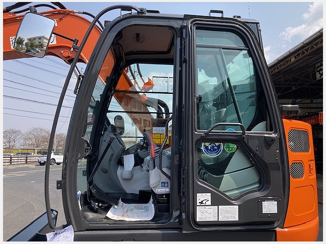 日立建機 ZX30UR-5B | 茨城県のミニ油圧ショベル(ミニユンボ