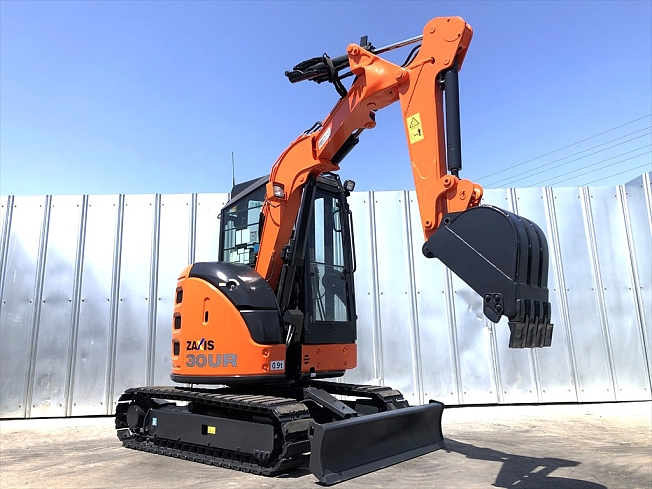 日立建機 ZX30UR-5B | 兵庫県のミニ油圧ショベル(ミニユンボ