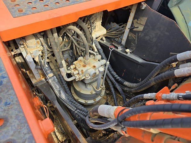 HITACHI ZX200-6 (Excavators) at Hyogo, Japan | Buy used
