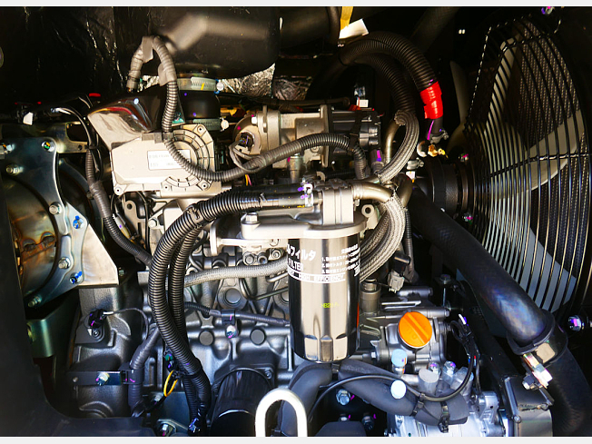 日立建機 ZX50U-5B | 兵庫県のミニ油圧ショベル(ミニユンボ