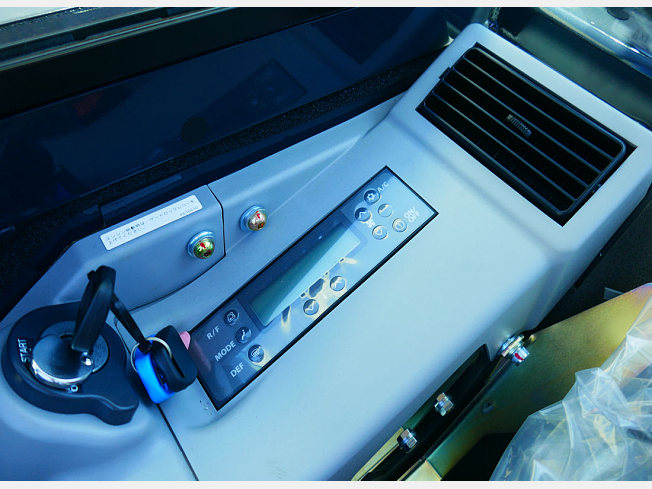 日立建機 ZX50U-5B | 兵庫県のミニ油圧ショベル(ミニユンボ