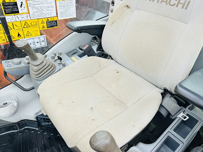 【売買仙人】とんねるずグラス 18個 日立建機 ZX135USOS-5B | 鹿児島県の油圧ショベル(ユンボ