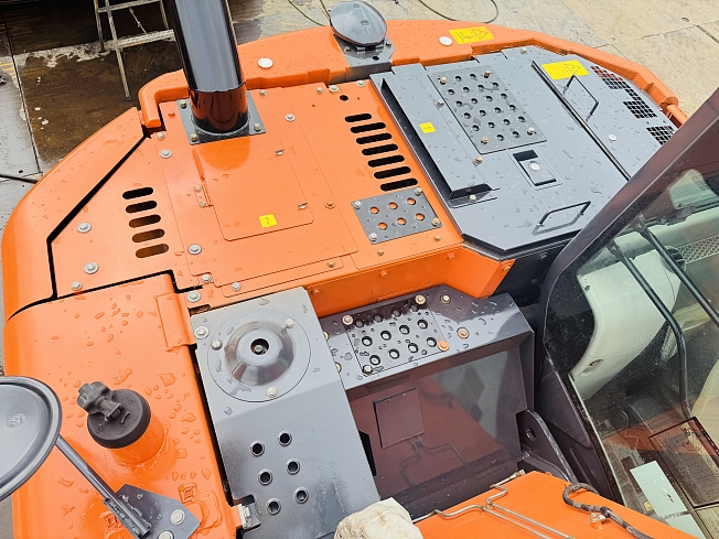 日立建機 ZX135USOS-5B | 千葉県の油圧ショベル(ユンボ