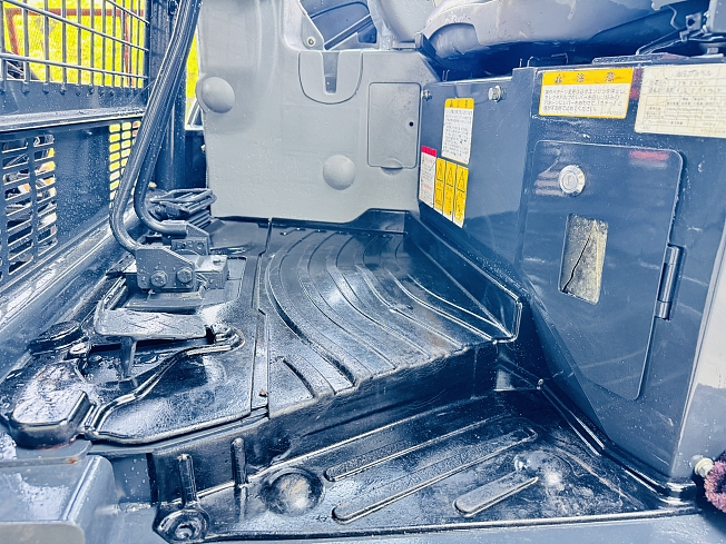 HITACHI ZX40U-5A (Mini excavators) at Chiba, Japan | Buy