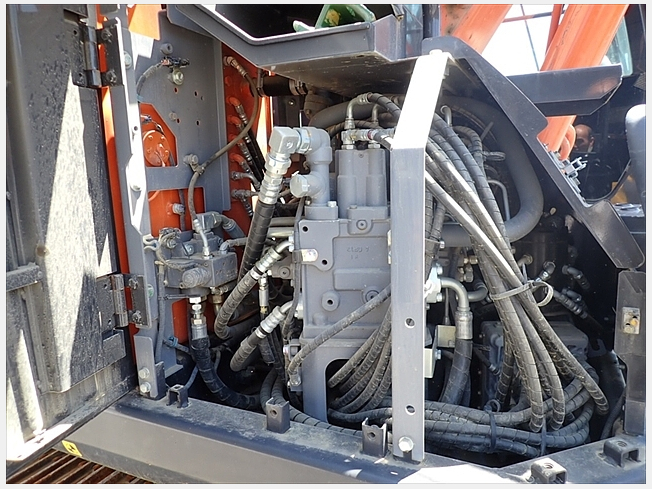 Hitachi ZX135US Digger 13.5 ton Zero Swing– Digger City