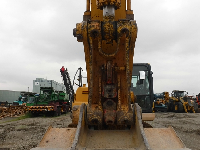 Japanese Used Excavators KOMATSU PC200-10 TOKU WORLD ZZ0024