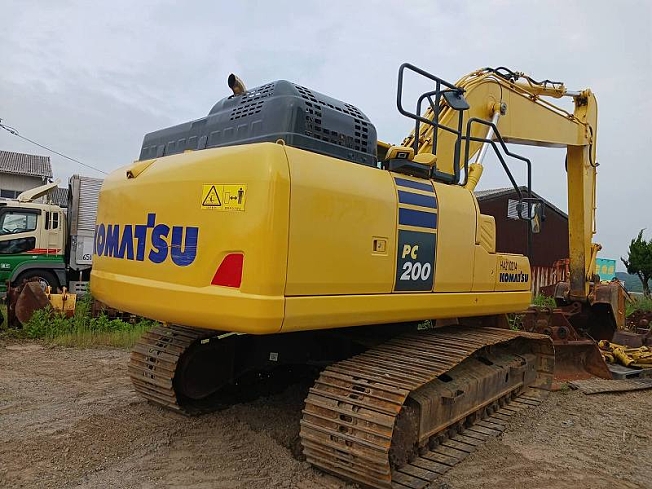 KOMATSU PC200-11 エクスカベーター ホイールローダープルバック