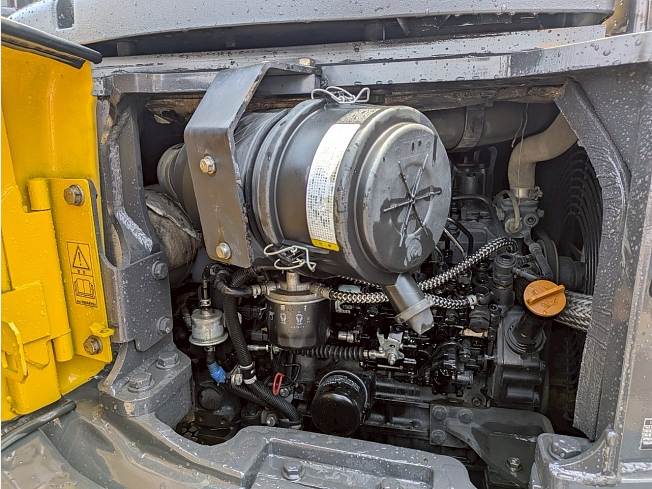 ミニ油圧ショベル コマツ PC40MR-3 マルチレバー付き ゴムパット新品