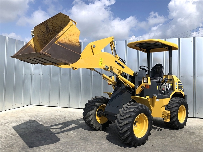 KOMATSU WA40-8 (Wheel loaders) at Hyogo, Japan | Buy used