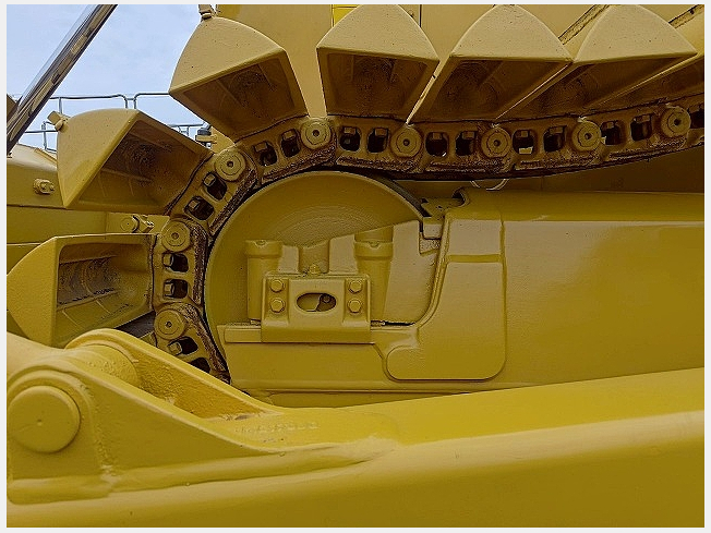 KOMATSU D65PX-18 (Bulldozers) at Chiba, Japan | Buy used Japanese