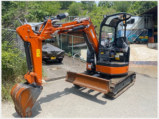 日立建機 ZX30UR-5B | 京都府のミニ油圧ショベル(ミニユンボ