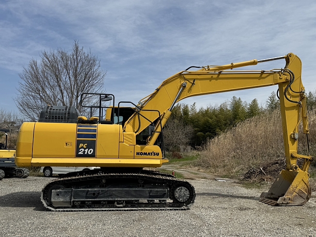 ★コマツ★パワーショベル★ユンボ★KOMATSU★非売品★PC210 コマツ PC210-11 | 愛知県の油圧ショベル(ユンボ) | BIGLEMON（ビッグ