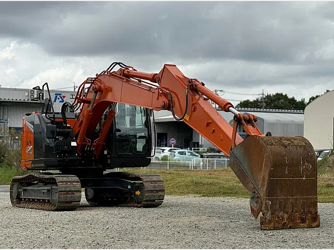 日立建機 ZX135USOS-5B | 大阪府の油圧ショベル(ユンボ