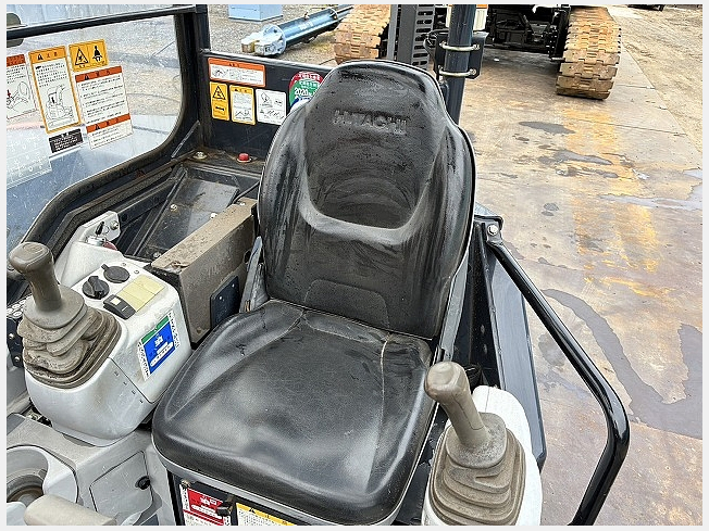 日立建機 ZX55UR-5B | 茨城県のミニ油圧ショベル(ミニユンボ