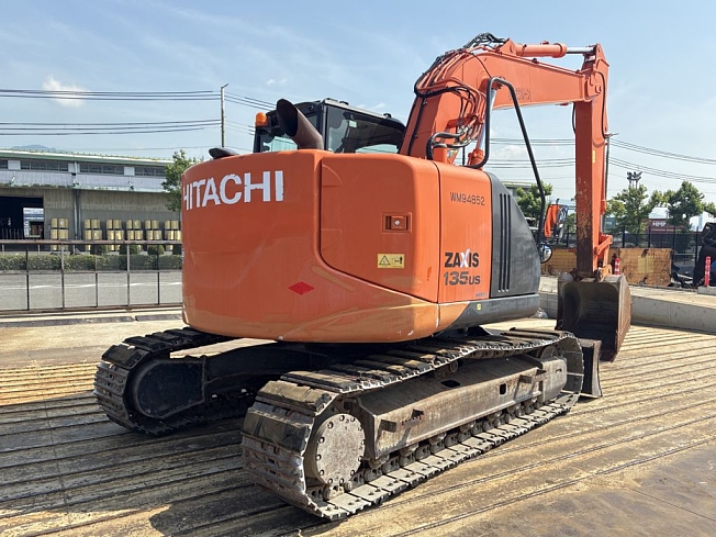 日立建機 ZX135US-5B | 兵庫県の油圧ショベル(ユンボ