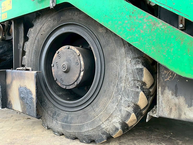 住友建機　HA45W アスファルトフィニッシャー 鉄製模型（非売品2.3kg） 住友建機、アスファルトフィニッシャー スクリード最大4.5m伸縮