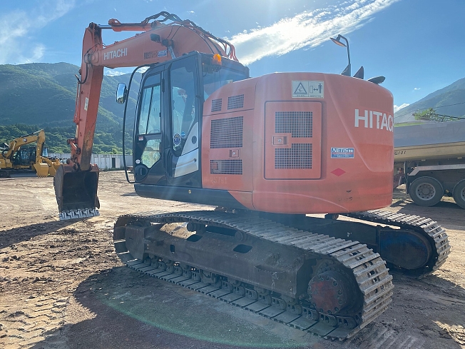 日立建機 ZX225US-5B | 栃木県の油圧ショベル(ユンボ