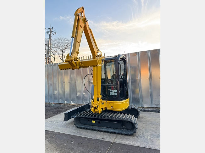 komatsu コマツ ミニショベル ユンボ PC30MR-2☆引き取り限定☆愛知県江南市 komatsu コマツ ミニショベル ユンボ PC30MR-2☆引き取り限定☆愛知県