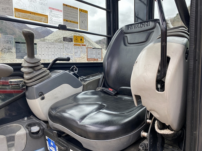 日立建機 ZX30UR-5B | 栃木県のミニ油圧ショベル(ミニユンボ