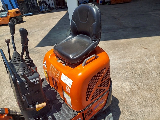 HITACHI ZX10U-2 (Mini excavators) at Gumma, Japan | Buy used